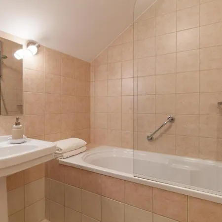 Sleeps 8 Pool Sumartin