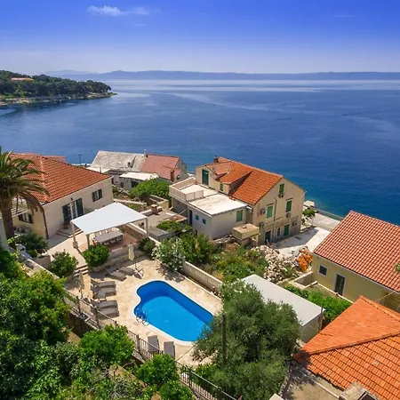 Villa Sleeps 8 Pool Sumartin